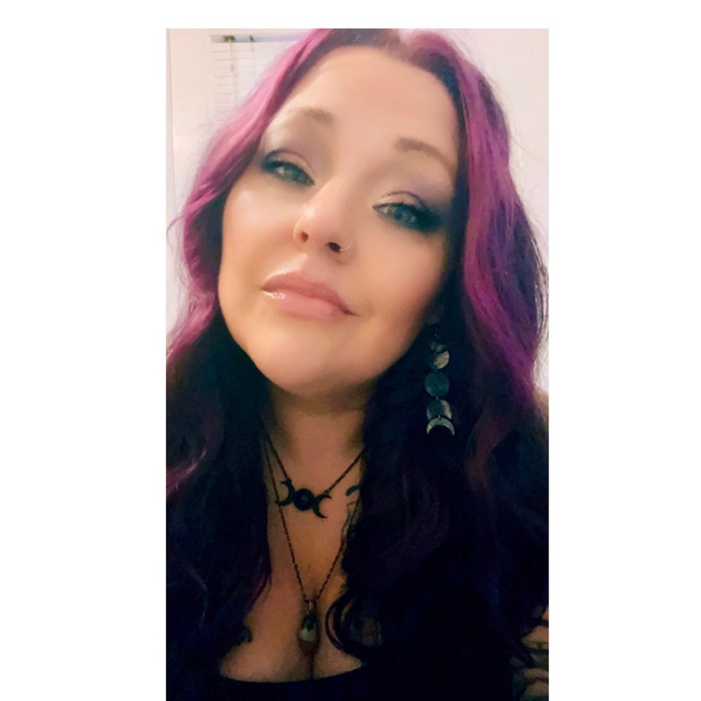 Meet your Posher, Angie